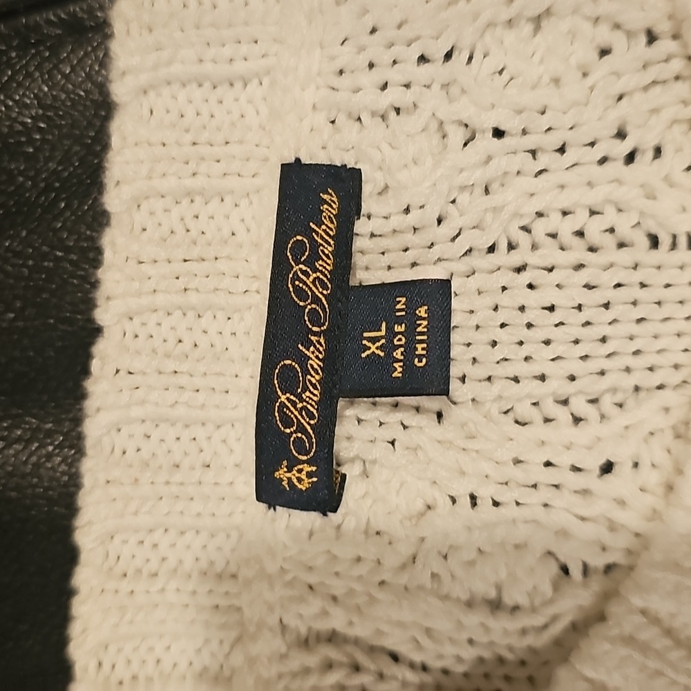Brooks Brothers white cable sweater.. size XL - Picture 2 of 9